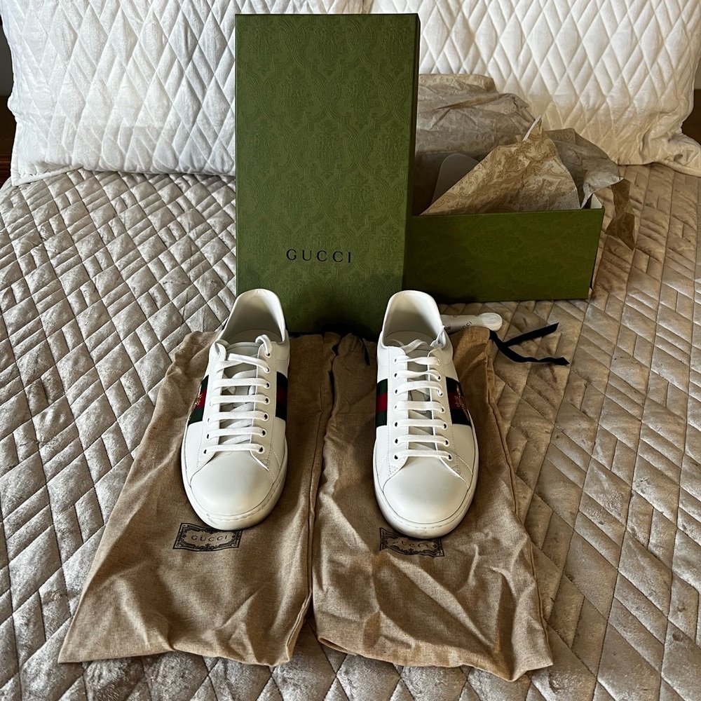Gucci White Sneakers with Red and Green Stripes - Picture 2 of 6